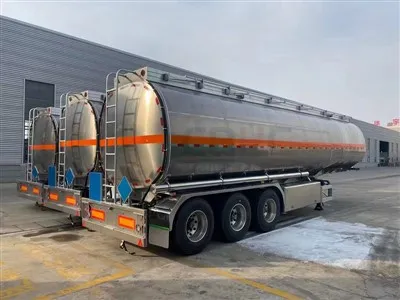 Remolque cisterna de combustible de 45000 litros